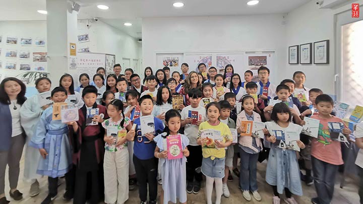 hua yuan dia libro 2019 1 - La academia de chino de Madrid, Hua Yuan Education, celebra el Día del Libro con acciones solidarias