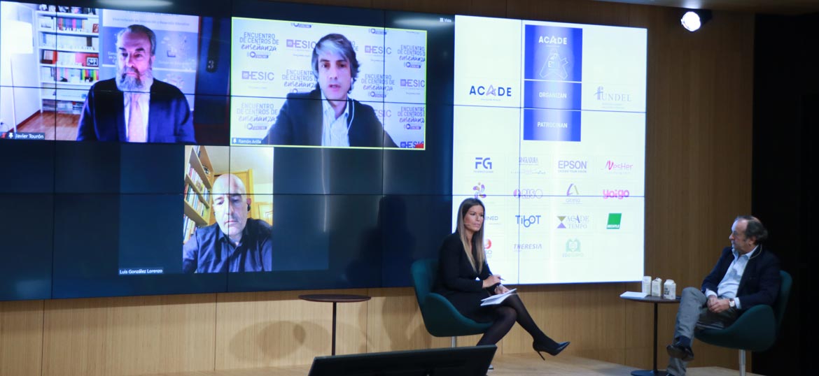 mesa santillana - Preparando el Futuro: Más de 500 personas siguieron en streaming ACADE Edu Fórum 2020