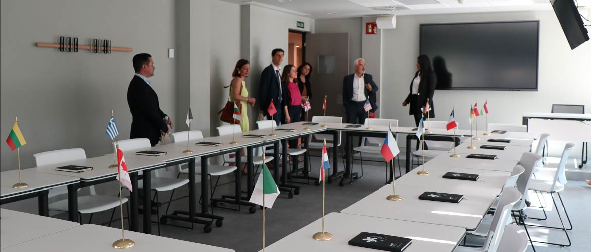 unie3 - Los asociados de ACADE visitaron la sede de UNIE en Madrid