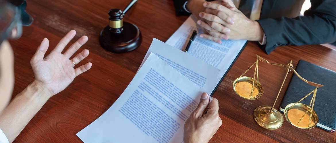 asesoria legal abogado cliente 1170x500 - Asesoría jurídica