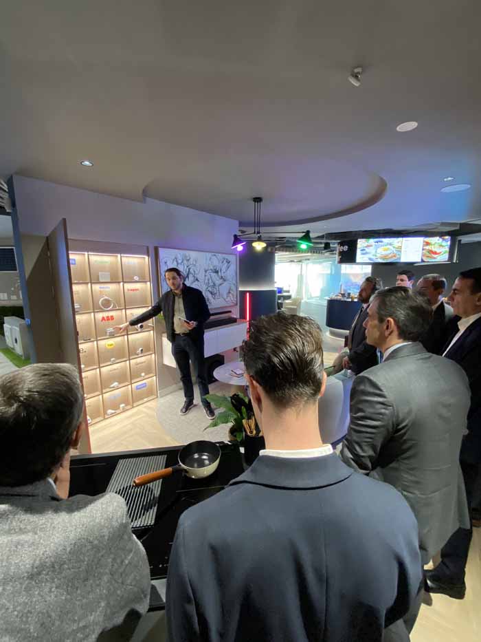 convenio Samsung 7 - ACADE y Samsung firman un convenio de colaboraci&oacute;n para impulsar la innovaci&oacute;n tecnol&oacute;gica en el &aacute;mbito educativo