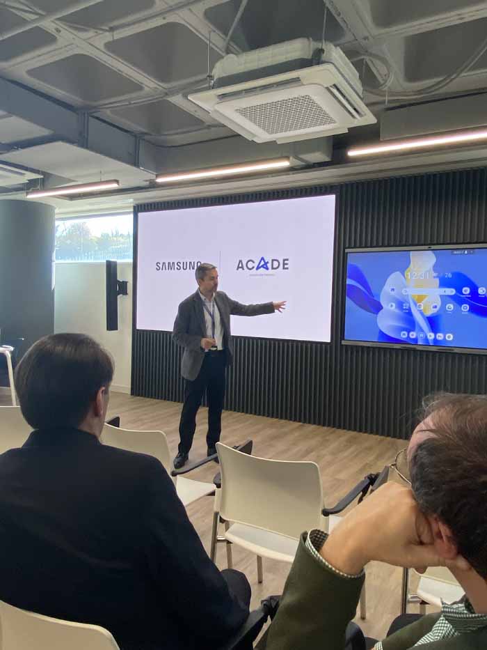 convenio Samsung 9 - ACADE y Samsung firman un convenio de colaboraci&oacute;n para impulsar la innovaci&oacute;n tecnol&oacute;gica en el &aacute;mbito educativo