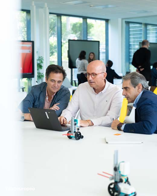 Celebrado el Foro Tech IA del Club de Excelencia e Innovaci&oacute;n en el colegio Liceo Europeo